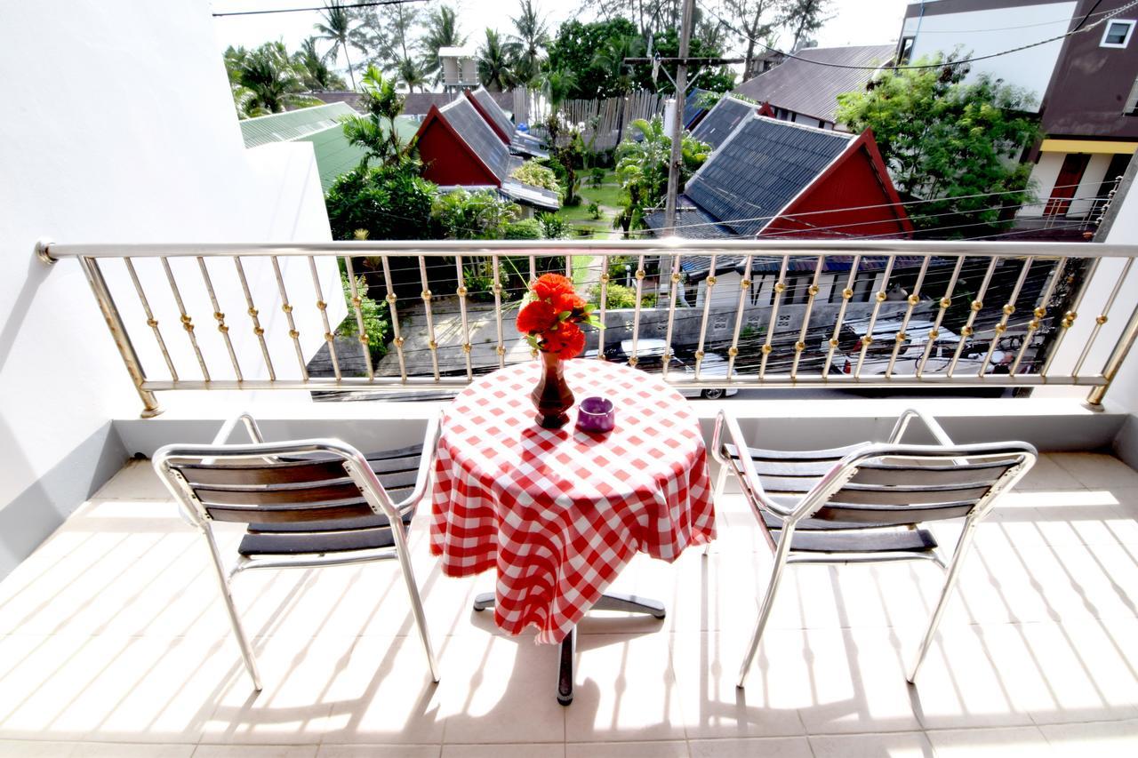 Deng'S Kamala Beach Guesthouse Exterior foto